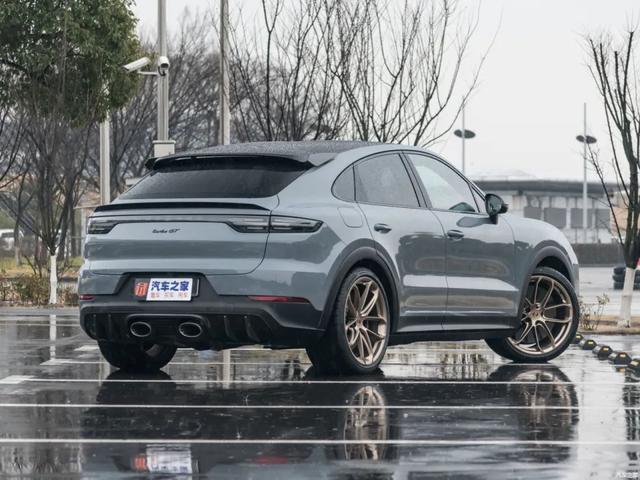 Cayenne Turbo GT：空气悬架+V8，“地表最强SUV”原来是它？