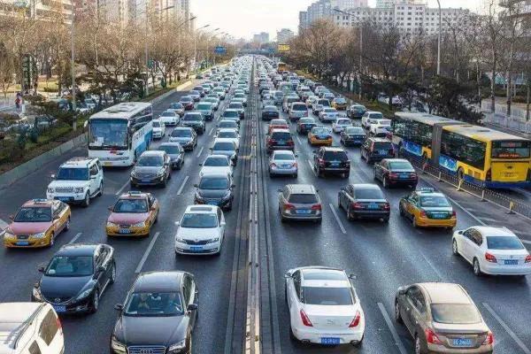 上海二手车“泛滥成灾”，低至千元没人要，这到底是什么原因？