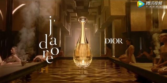 “黄金”女神性感入镜，Dior 全新 J'adore Absolu 广告大片