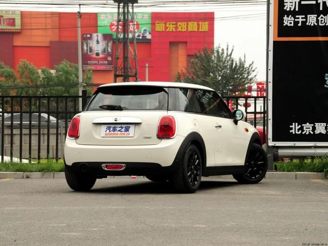 二手车MINI：无框车门+宝马血统，11万就能买到拉风车？