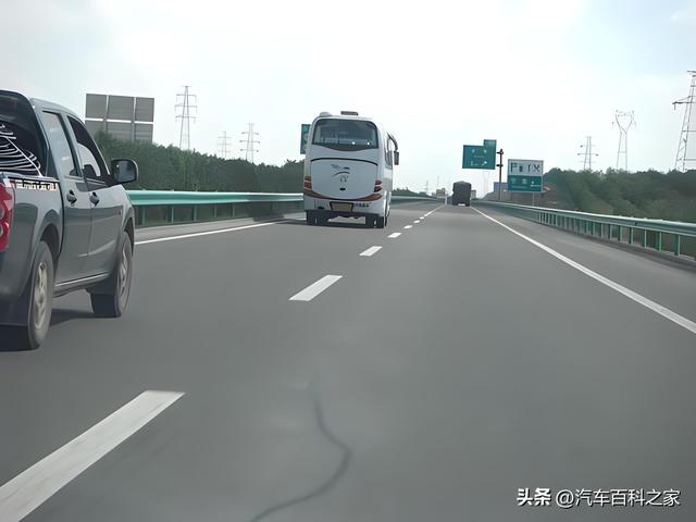 跑高速时，车速120其实很费油，老司机：保持这个速度才最省油