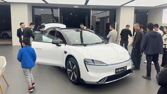 华为2024年至少推8款新车，关于新势力的降价潮，也要来了？