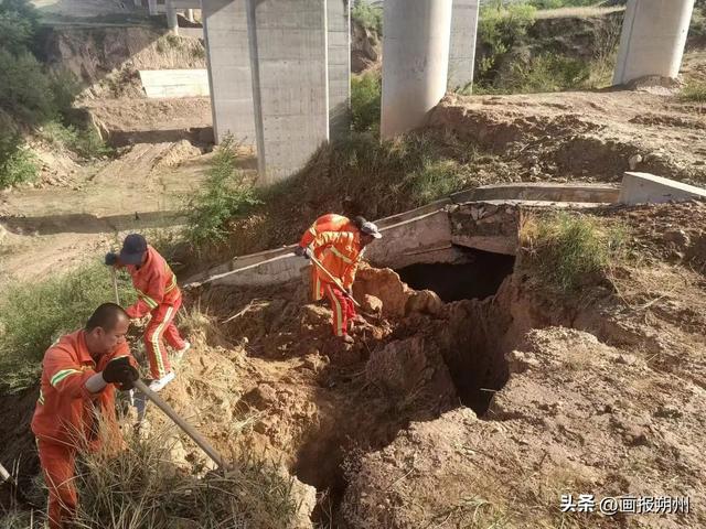 右玉南路产维护站：及时处置水毁险情 确保辖区道路安全