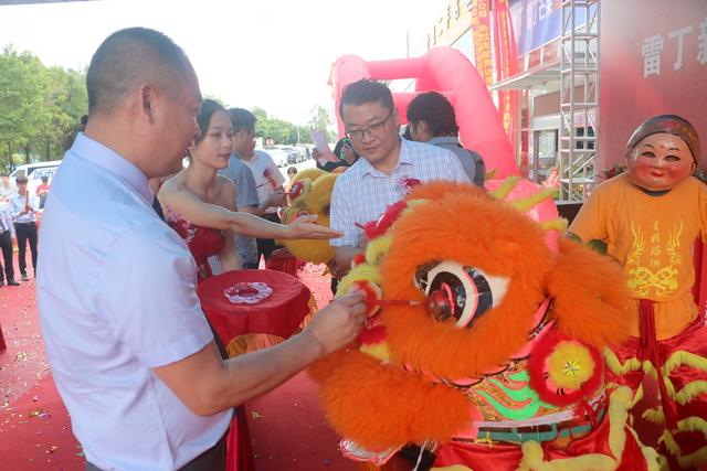 良达新能源汽车落户钦州 合浦企业家蔡传良莫少芳夫妇功不可没