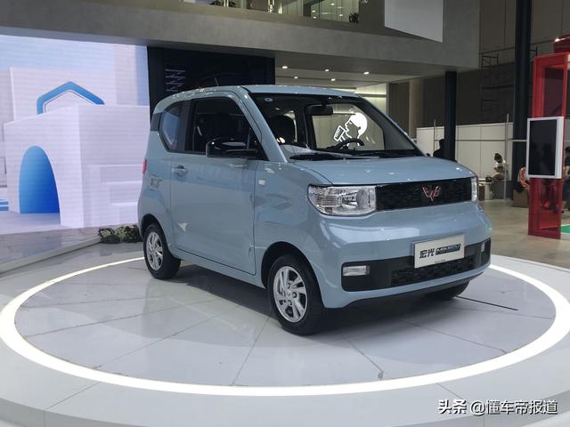 兄弟内斗还是高低配合？五菱宏光MINI EV对比宝骏E100