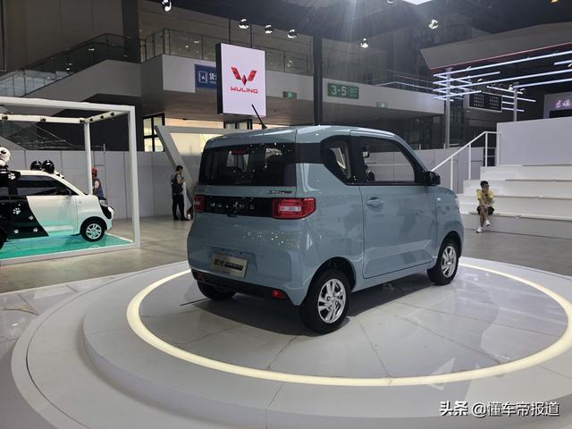 兄弟内斗还是高低配合？五菱宏光MINI EV对比宝骏E100