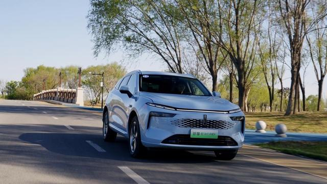 大五座混动SUV新旗舰？试驾体验魏牌新摩卡DHT-PHEV